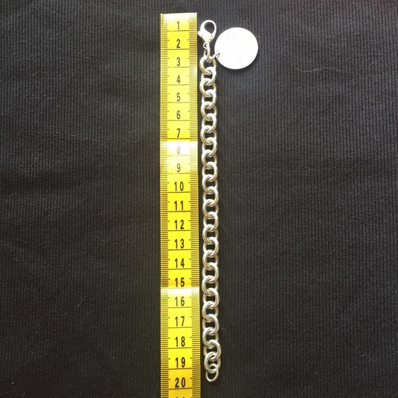 Tiffany & Co. charm bracelet. Engraved “J” - Picture 6 of 6